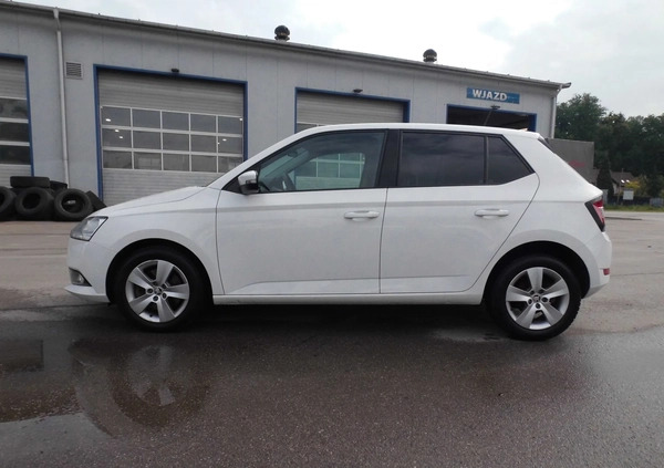 Skoda Fabia cena 37000 przebieg: 183600, rok produkcji 2020 z Mrocza małe 137